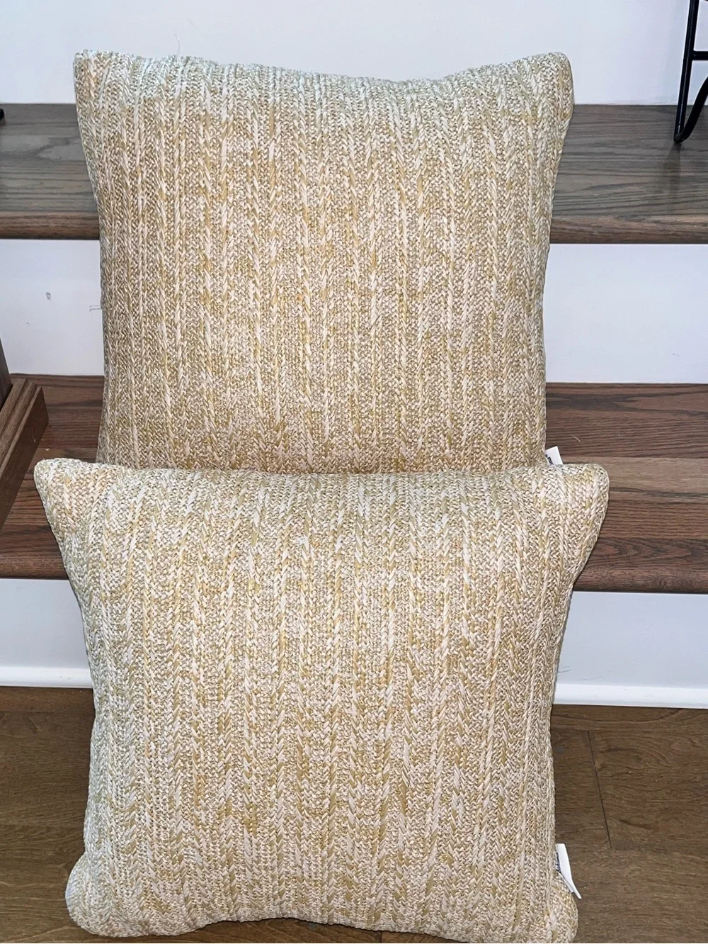 Tommy Bahama: Pair of 16” X 16” Accent Pillows: Classic Style & Colors: Nice!